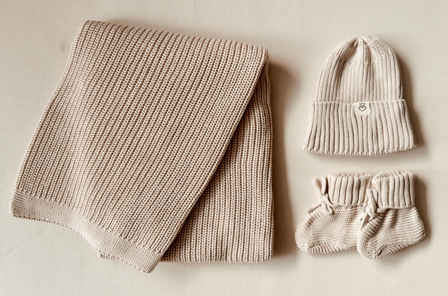 3 pcs Set 0-3 M: Blanket + Beanie + Booties | Sparpreis