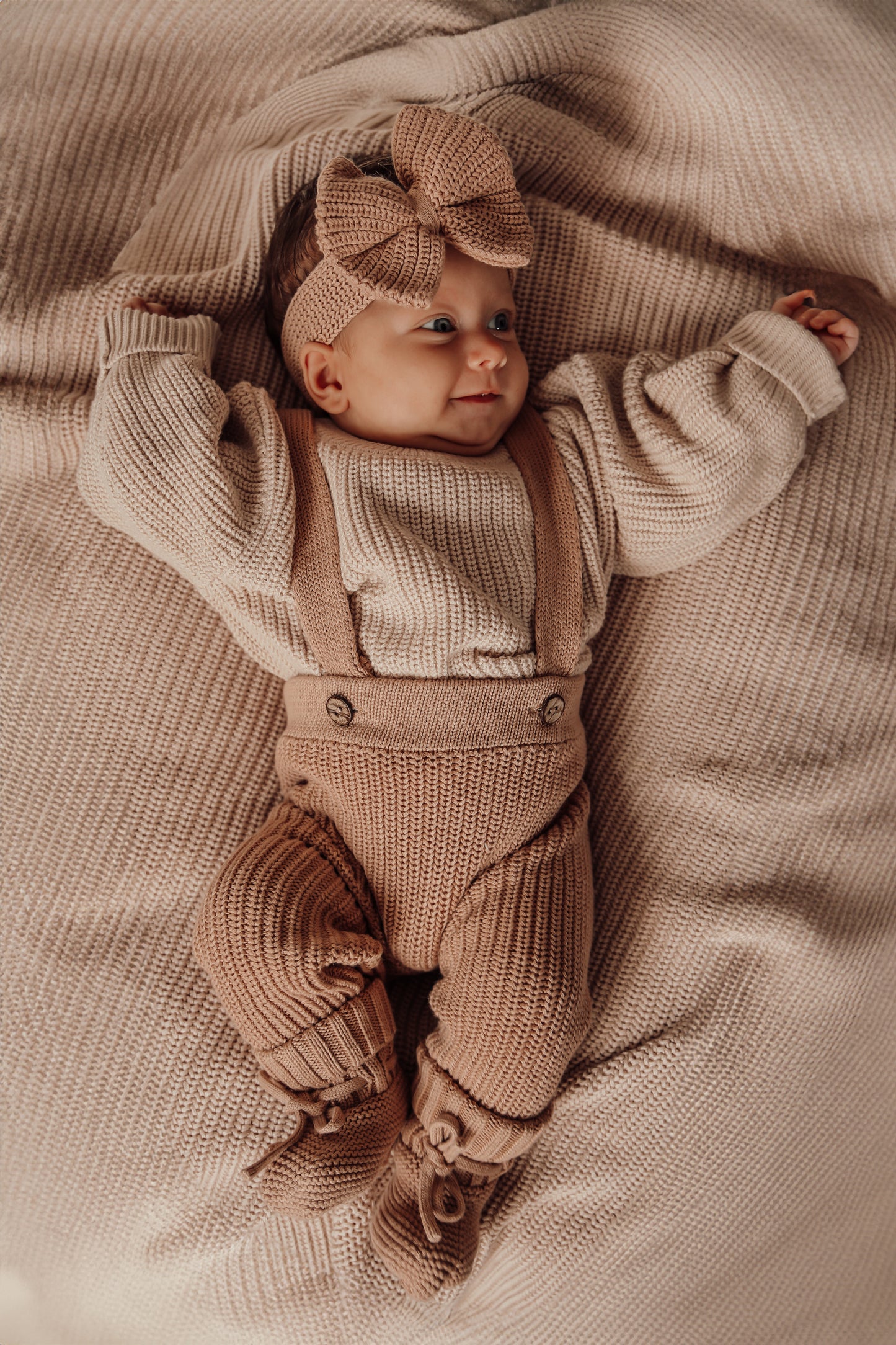 Knitted Pants with straps | Strickhose mit Trägern 0-6 M