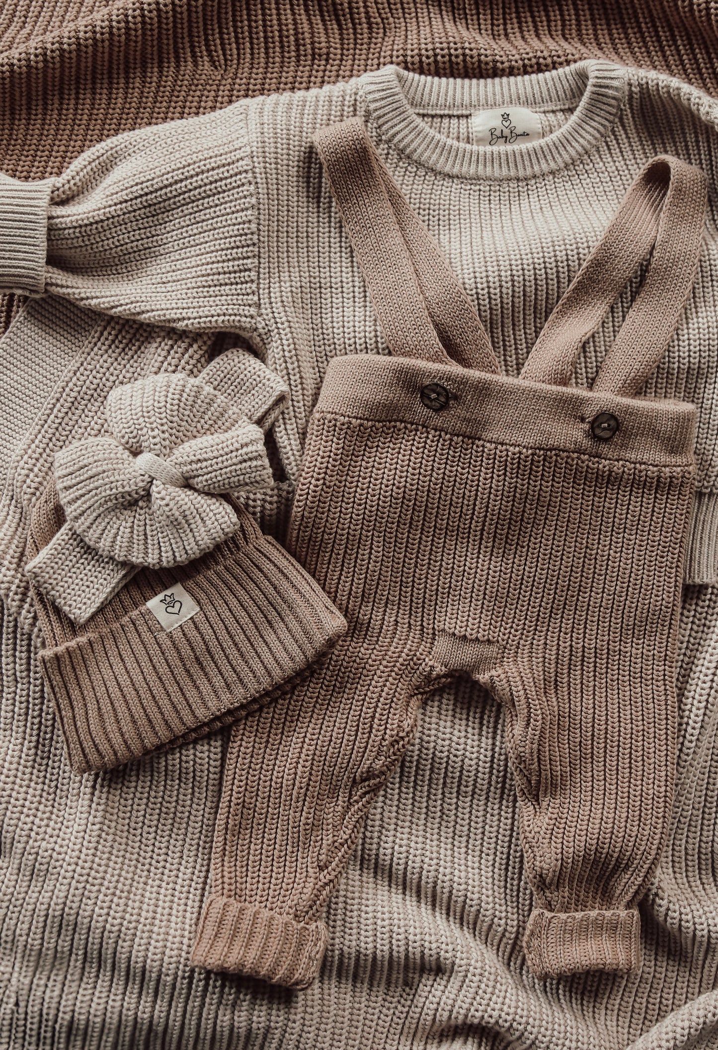 Knitted Pants with straps | Strickhose mit Trägern 0-6 M