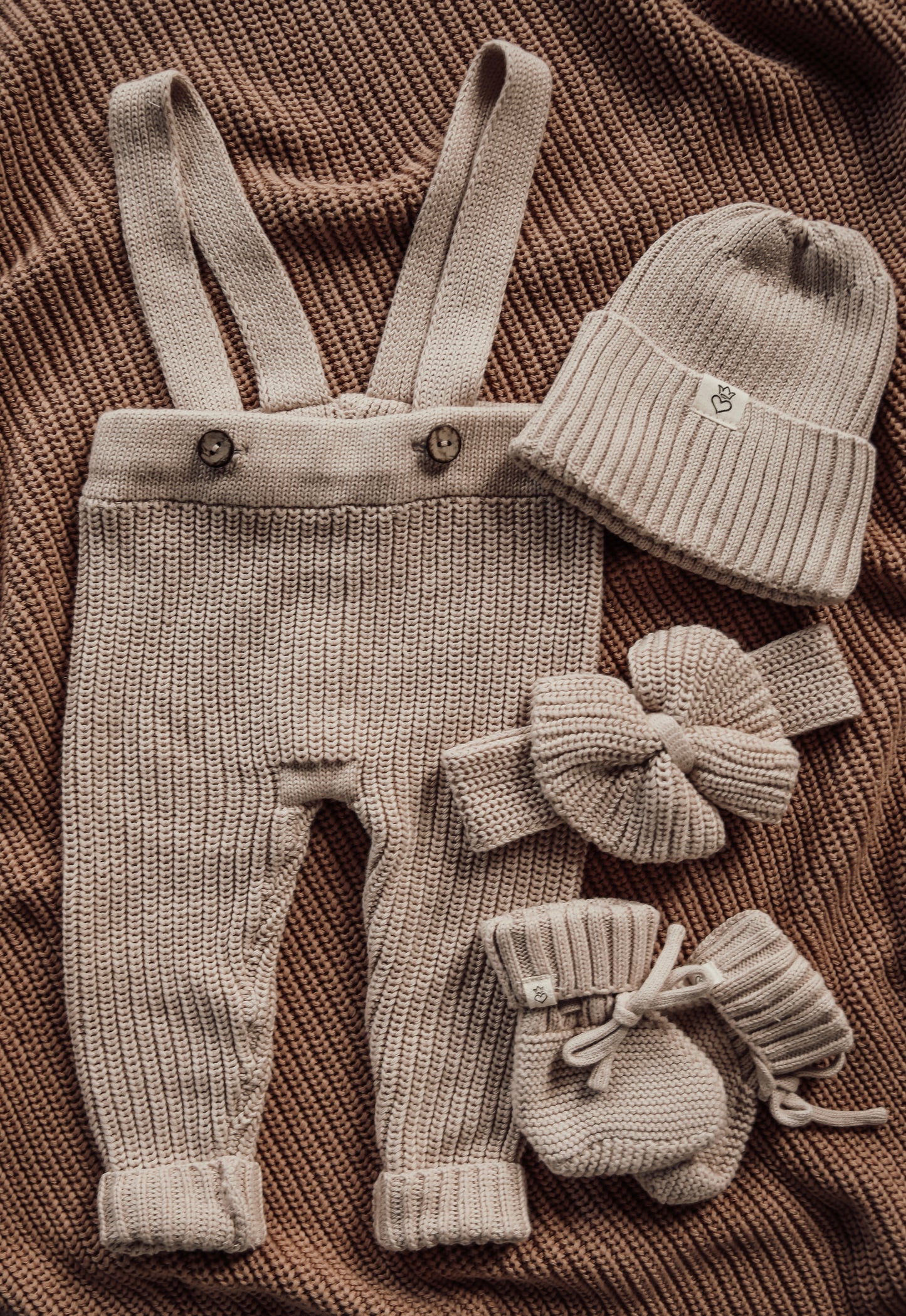 Knitted Pants with straps | Strickhose mit Trägern 0-6 M